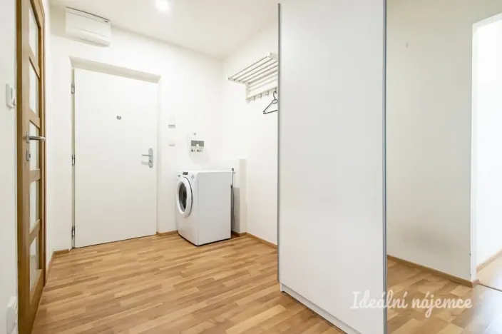 Pronájem bytu 2+1, Praha - Záběhlice, Želivecká, 55 m2