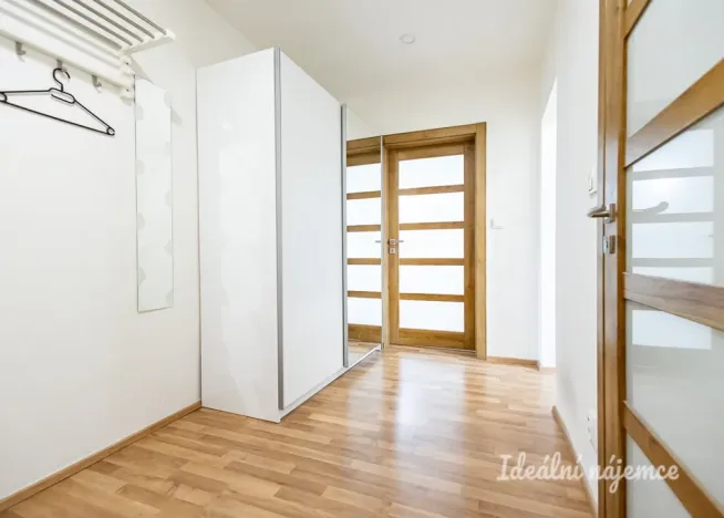 Pronájem bytu 2+1, Praha - Záběhlice, Želivecká, 55 m2