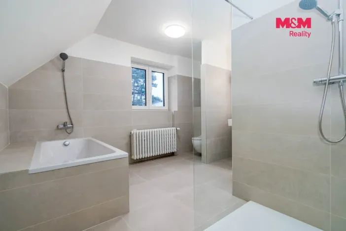 Prodej rodinného domu, Praha - Horní Počernice, Jasenná, 292 m2