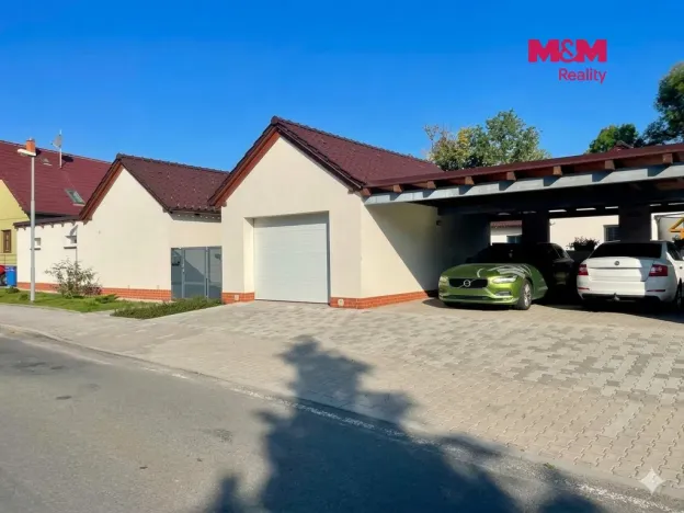 Pronájem garáže, Hradec Králové - Svinary, 28 m2