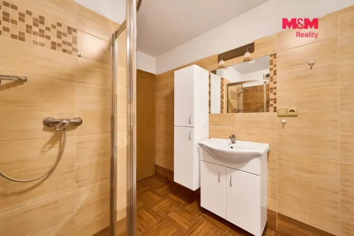 Prodej rodinného domu, Náchod - Lipí, 460 m2