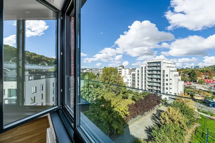 Pronájem bytu 2+kk, Praha - Karlín, Švarcova, 51 m2