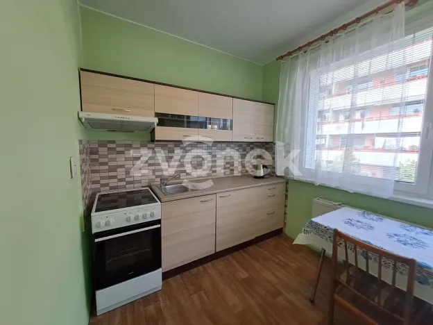 Pronájem bytu 1+1, Zlín, U Trojáku, 35 m2