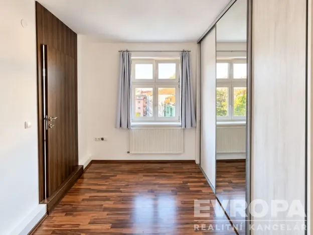 Pronájem bytu 2+1, Praha - Bubeneč, Lotyšská, 58 m2