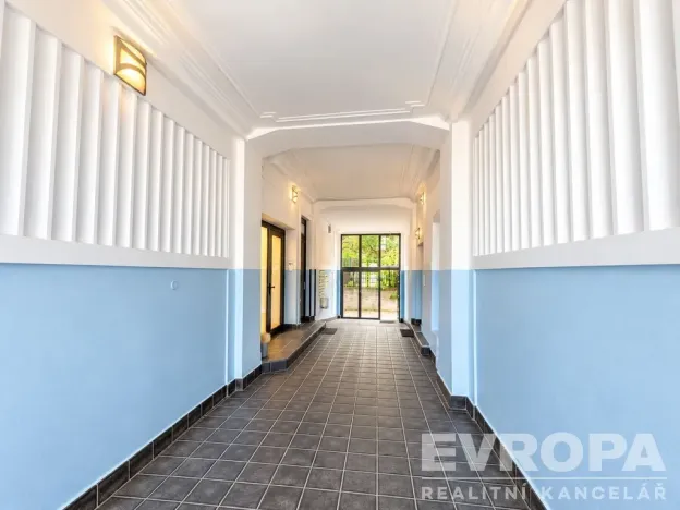 Pronájem bytu 2+1, Praha - Bubeneč, Lotyšská, 58 m2