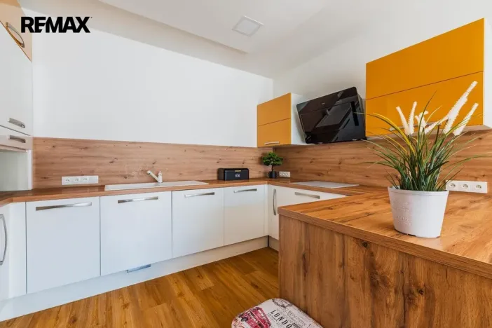 Pronájem bytu 3+kk, Praha - Čakovice, Hakenova, 75 m2