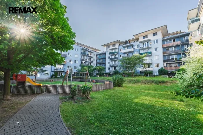 Pronájem bytu 3+kk, Praha - Čakovice, Hakenova, 75 m2