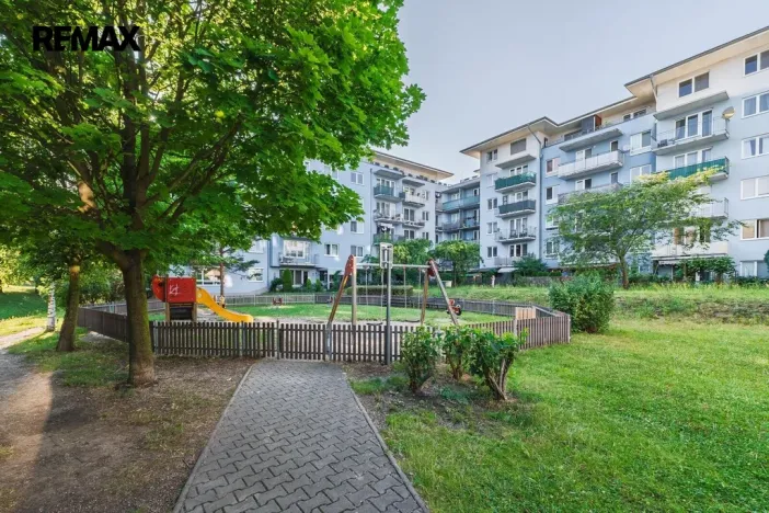 Pronájem bytu 3+kk, Praha - Čakovice, Hakenova, 75 m2