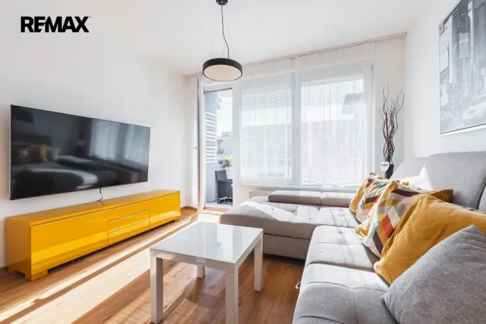 Pronájem bytu 3+kk, Praha - Čakovice, Hakenova, 75 m2