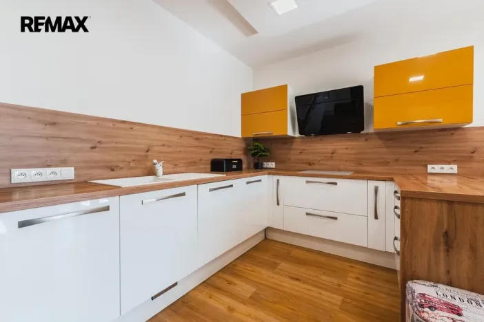 Pronájem bytu 3+kk, Praha - Čakovice, Hakenova, 75 m2