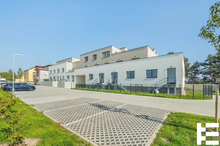 Prodej bytu 1+kk, Praha - Satalice, Za Novákovou zahradou, 33 m2