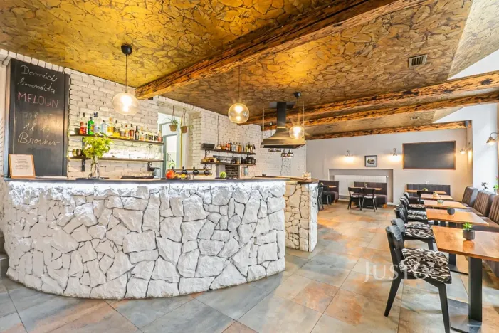 Pronájem restaurace, Praha - Bubeneč, Čs. armády, 133 m2