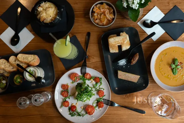 Pronájem restaurace, Praha - Bubeneč, Čs. armády, 133 m2