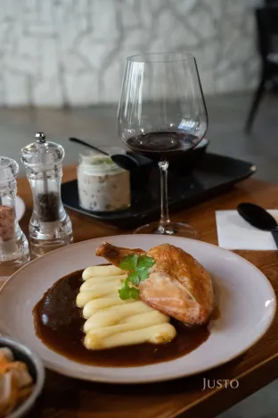 Pronájem restaurace, Praha - Bubeneč, Čs. armády, 133 m2