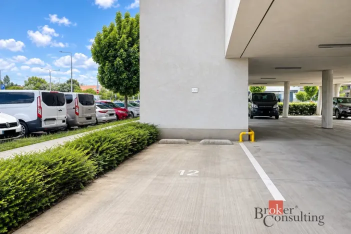 Prodej garážového stání, Brno - Slatina, Řípská, 13 m2