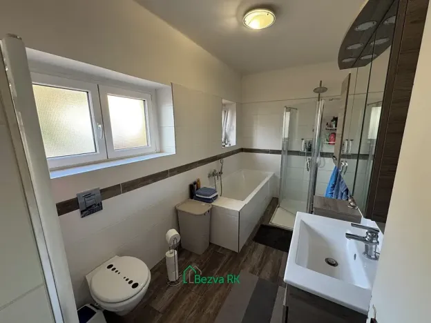 Prodej rodinného domu, Králův Dvůr, Pod Hájem, 135 m2