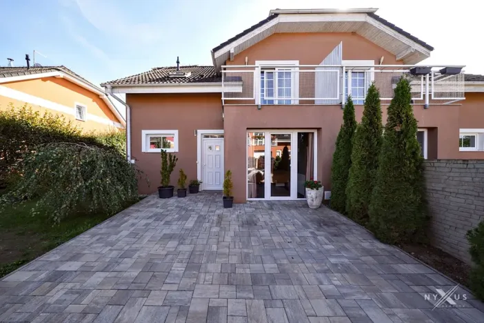 Prodej rodinného domu, Větrušice, Skalní, 158 m2