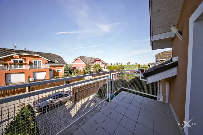 Prodej rodinného domu, Větrušice, Skalní, 158 m2