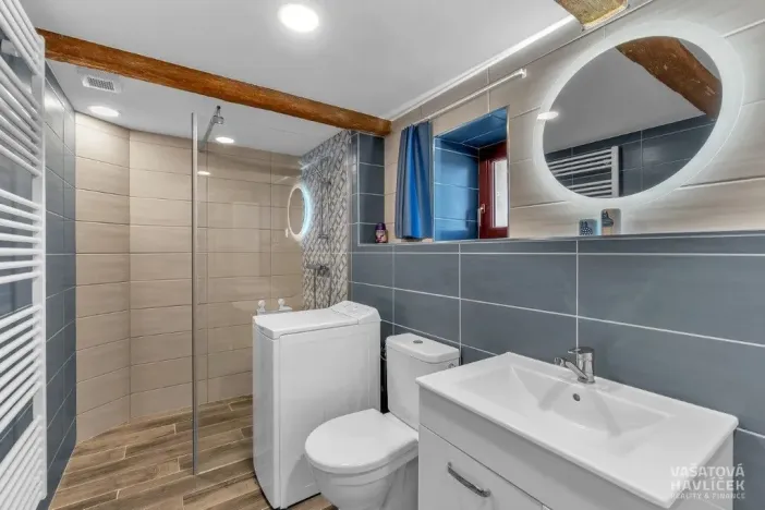 Prodej rodinného domu, Hořiněves - Žíželeves, 211 m2