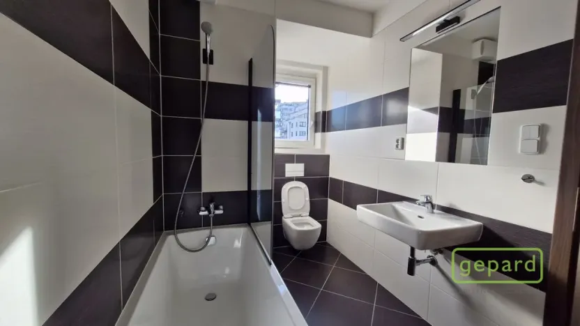 Pronájem bytu 3+kk, Praha - Vysočany, Pod Harfou, 85 m2