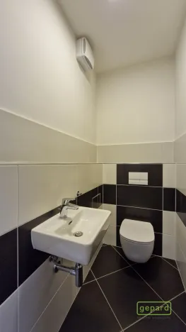 Pronájem bytu 3+kk, Praha - Vysočany, Pod Harfou, 85 m2