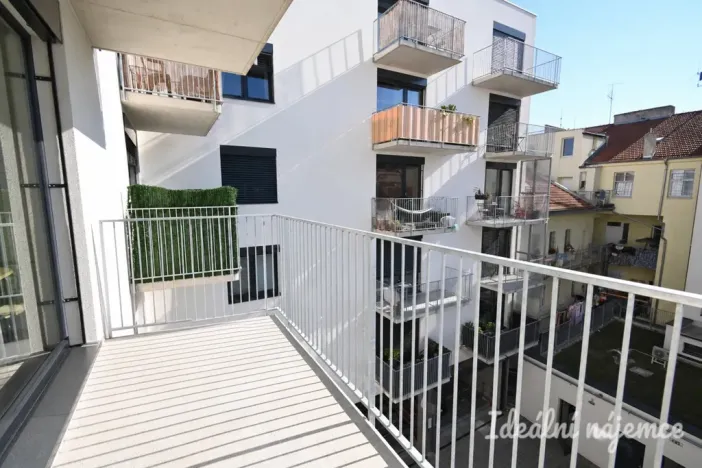 Pronájem bytu 1+kk, Brno - Trnitá, Křenová, 40 m2