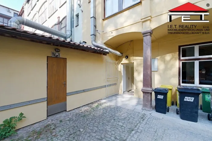 Pronájem obchodního prostoru, Praha - Žižkov, Husitská, 47 m2