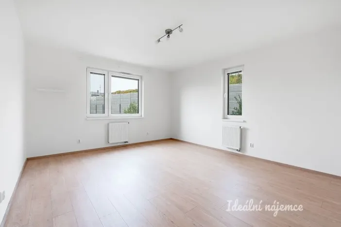 Pronájem bytu 3+kk, Praha - Vysočany, Strnadových, 89 m2
