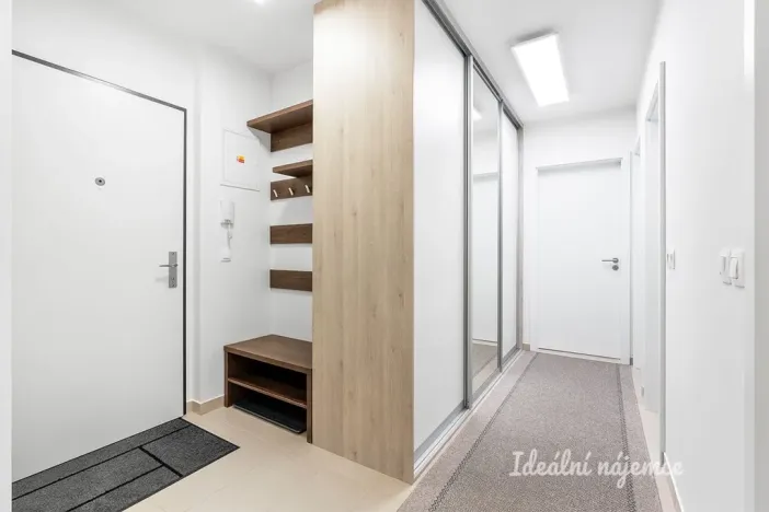 Pronájem bytu 3+kk, Praha - Vysočany, Strnadových, 89 m2