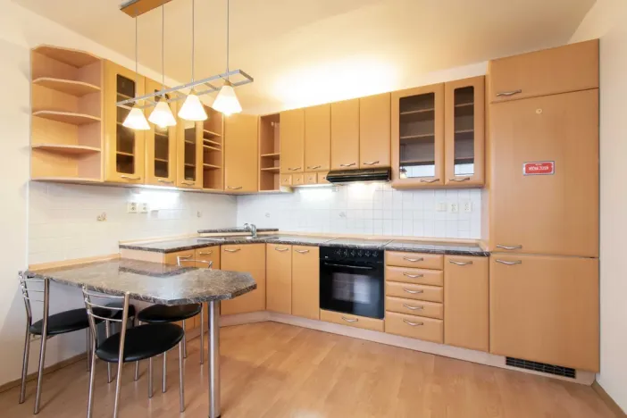 Pronájem bytu 2+kk, Praha - Troja, Olštýnská, 37 m2
