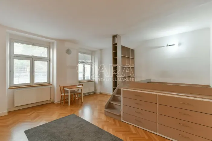 Pronájem bytu 2+kk, Praha - Nusle, Táborská, 56 m2