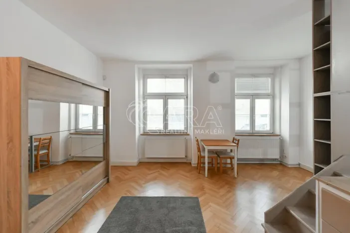 Pronájem bytu 2+kk, Praha - Nusle, Táborská, 56 m2