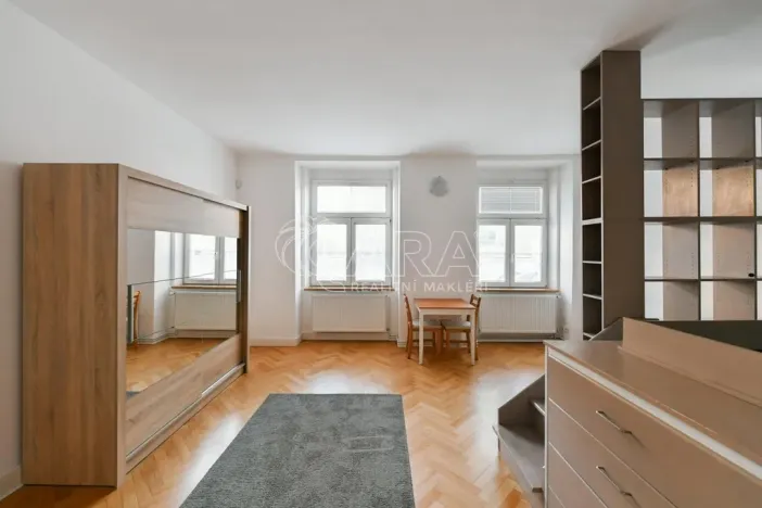 Pronájem bytu 2+kk, Praha - Nusle, Táborská, 56 m2