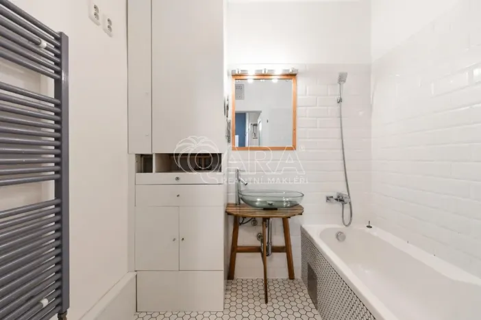 Pronájem bytu 2+kk, Praha - Nusle, Táborská, 56 m2