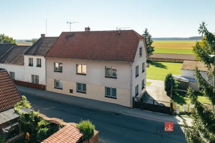 Prodej rodinného domu, Běrunice, Hlavní, 220 m2
