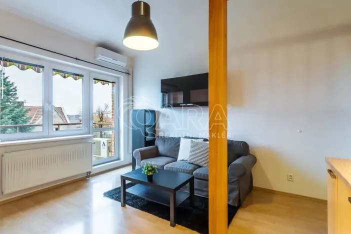 Pronájem bytu 1+kk, Dolní Břežany, Ke Kapličce, 30 m2