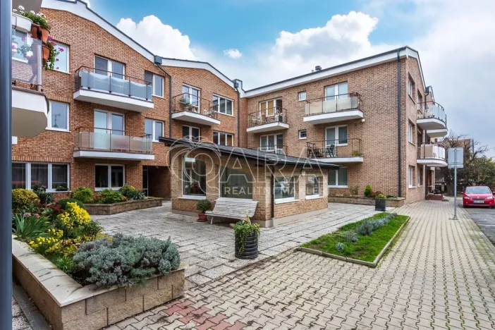 Pronájem bytu 1+kk, Dolní Břežany, Ke Kapličce, 30 m2