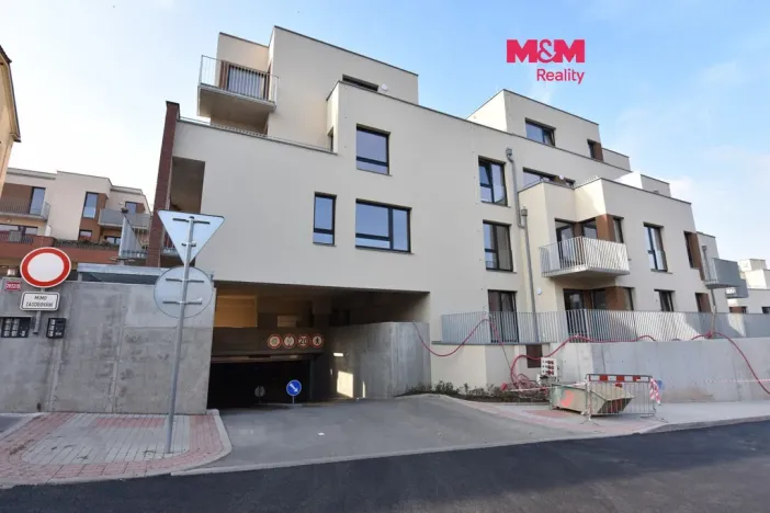 Pronájem garážového stání, Brandýs nad Labem-Stará Boleslav, Fakultní, 11 m2