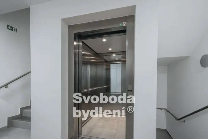 Prodej bytu 2+kk, Kralupy nad Vltavou - Lobeček, J. Wolkera, 58 m2