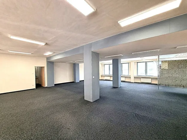 Pronájem kanceláře, Praha - Motol, Plzeňská, 321 m2