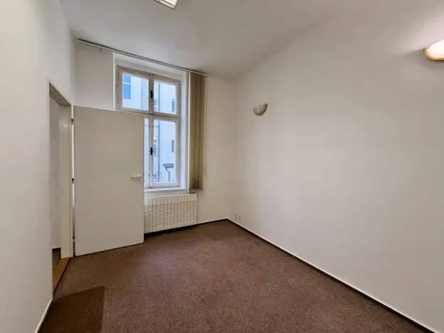 Pronájem kanceláře, Plzeň, Veleslavínova, 112 m2