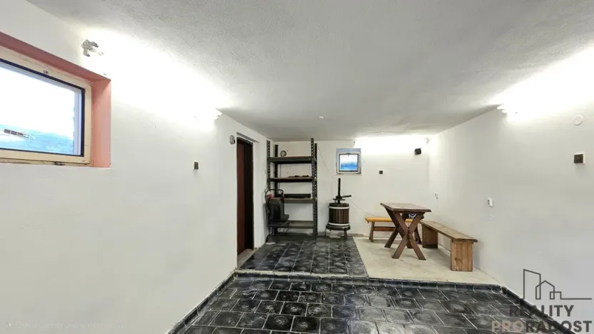 Prodej garáže, Mutěnice, 66 m2