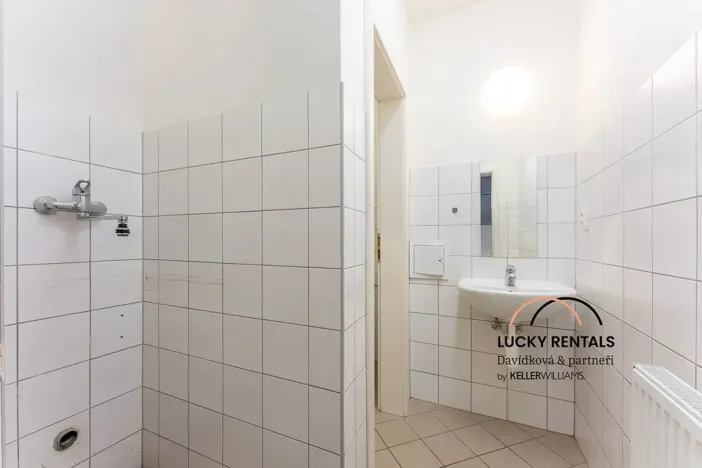 Pronájem obchodního prostoru, Praha - Karlín, Prvního pluku, 58 m2