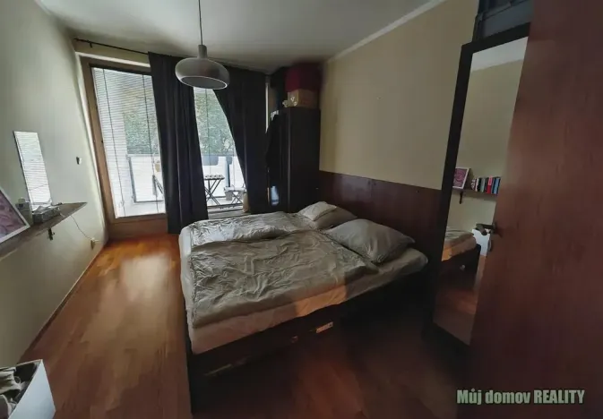 Pronájem bytu 2+kk, Praha - Žižkov, Jeseniova, 58 m2