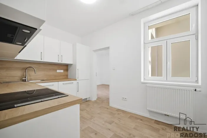 Pronájem bytu 1+1, Pardubice, Teplého, 35 m2