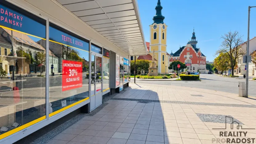 Pronájem obchodního prostoru, Hodonín, Národní třída, 121 m2