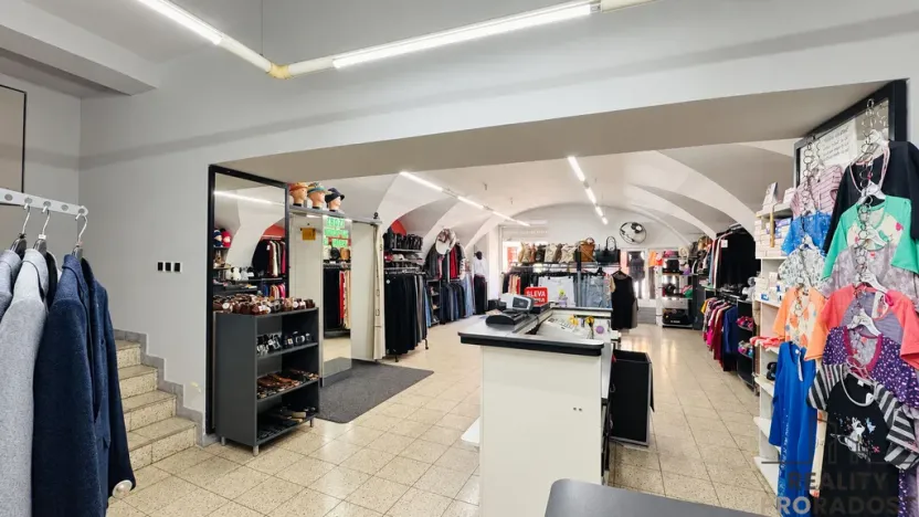 Pronájem obchodního prostoru, Hodonín, Národní třída, 121 m2