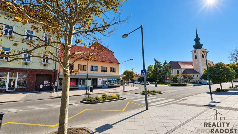 Pronájem obchodního prostoru, Hodonín, Národní třída, 121 m2