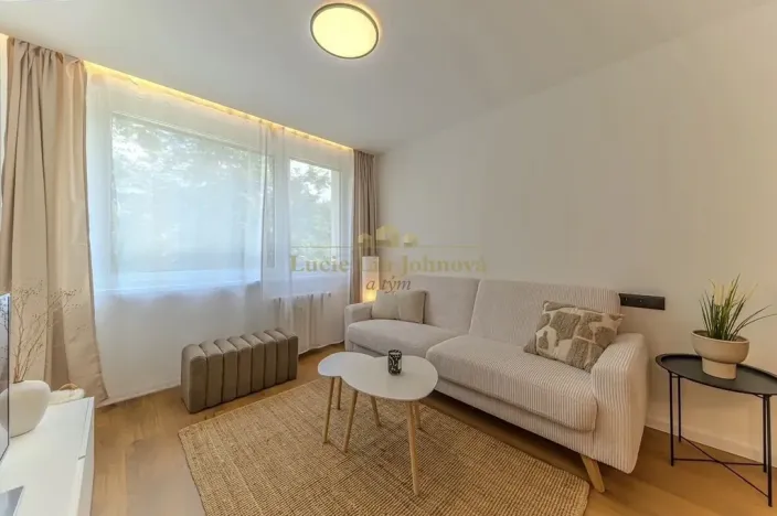Prodej bytu 2+kk, Praha - Kobylisy, Taussigova, 42 m2