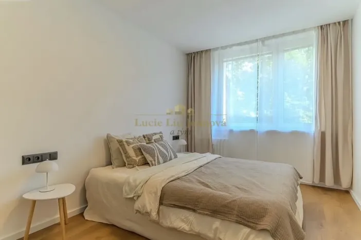 Prodej bytu 2+kk, Praha - Kobylisy, Taussigova, 42 m2